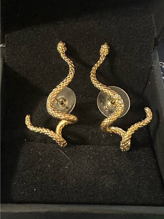 Kendra Scott Jewelry - Kendra Scott Gold Snake Wrap Stud Earrings